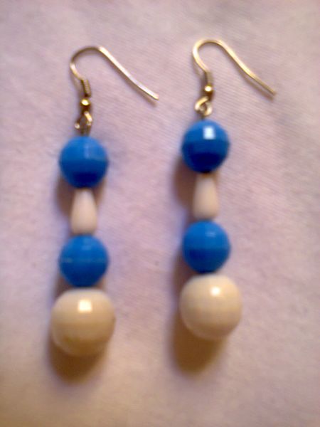 Brinco Azul e Branco